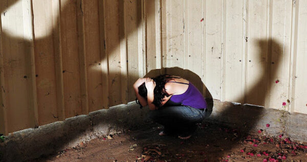 Artykuł – CIAŁO PAMIĘTA. DLACZEGO TRAUMY POZOSTAWIAJĄ BOLĄCY ŚLAD W NASZYM CIELE?